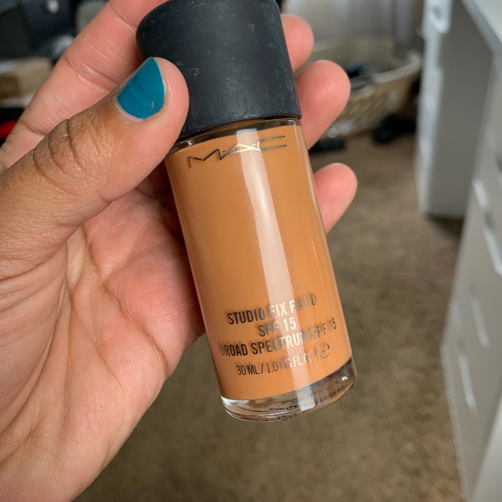 MAC studio fix fluid foundation NW43